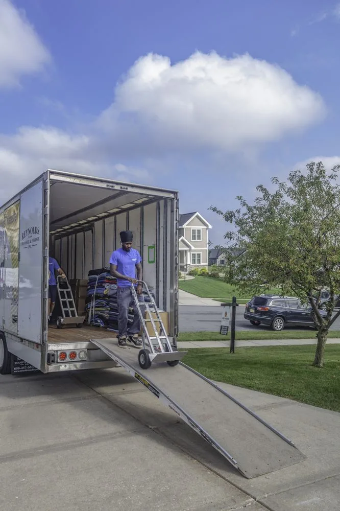Reynolds Transfer & Storage INC