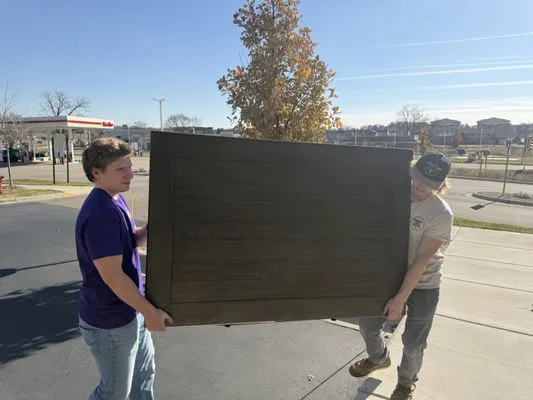 Skinny Lads Moving Company